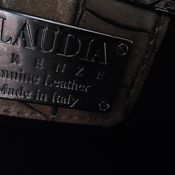 Claudia Firenze large print embossed bag - Picture 5 of 5